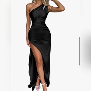 Chic One-Shoulder Elegant And Classic Black Dress with high split Size Med